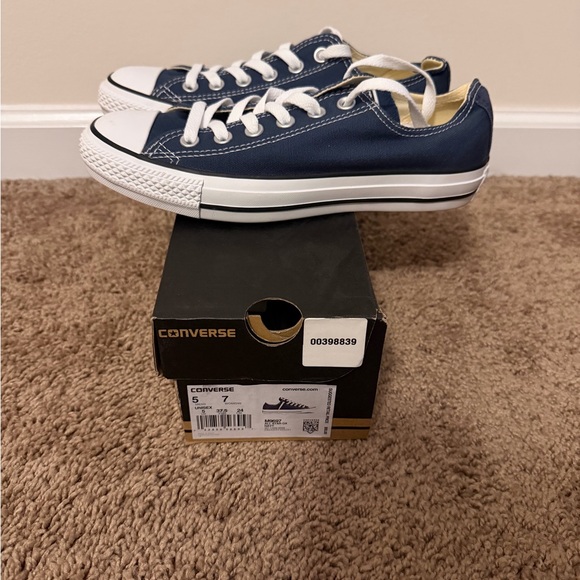 Converse Navy Blue All Star Sneakers, Size 7 - Picture 4 of 6